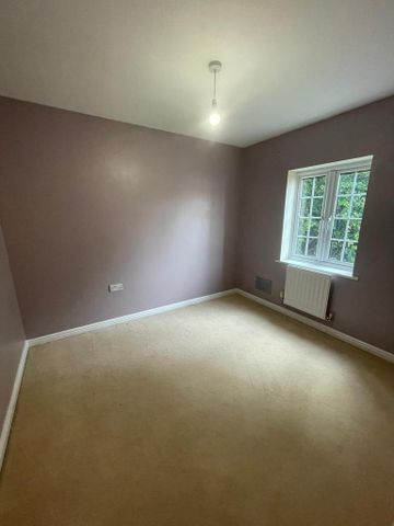 3 bedroom end of terrace house to rent - Photo 3