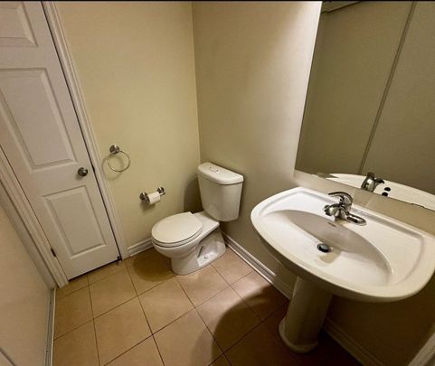 For Lease - 289 Titanium Private Unit# B, Orleans - Convent Glen and Area, Ontario - Photo 1