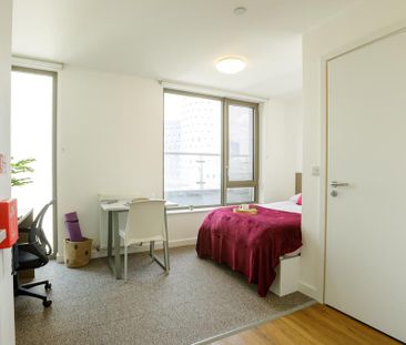 1 bedroom private hall to rent - Photo 2