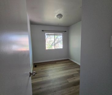 For Lease - 110 Overlea Drive, Kitchener, Ontario - Photo 6