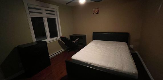 À 750$ /mois chambre À LOUER 'immédiat, des Grandes Chambres pour personne seule , meublée ttes les charges incluses hydro et Wifi haute vitesse - Photo 2