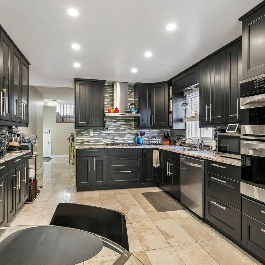 For Lease - 3275 Dragon Drive Unit# Main, Mississauga, Ontario - Photo 1