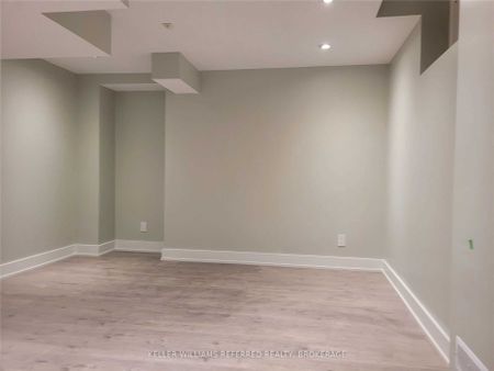 For Lease - 920 Stonehaven Avenue, Newmarket, Ontario - Photo 5