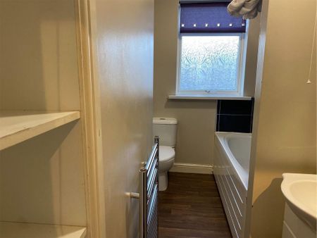 3 bedroom terraced house to rent - Photo 2