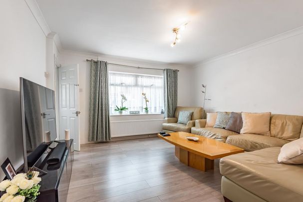 3 bedroom semi-detached house to rent - Photo 1