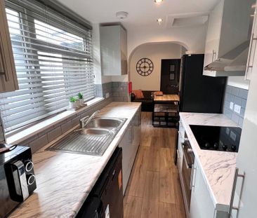 1 bedroom in a house share to rent - Photo 4