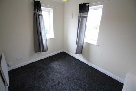 3 Bedroom House - Semi-Detached - Photo 5