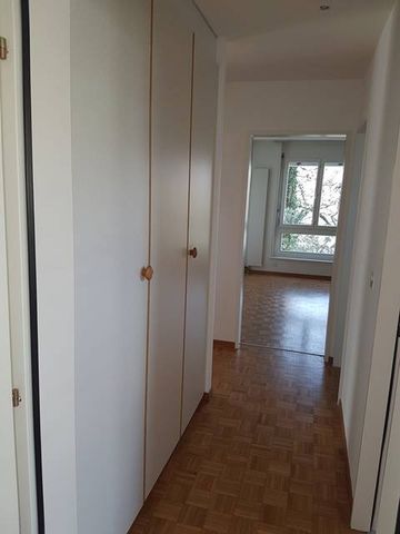 A Louer Appartement 3.5 pièces à VEVEY - Photo 2