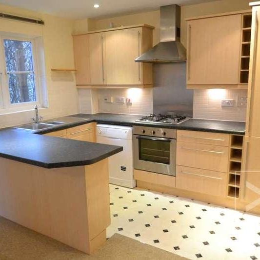 Revere Way, Epsom, KT19 - Photo 1