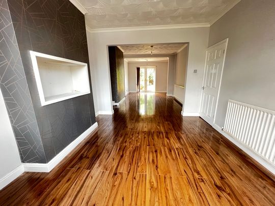 Windsor Avenue, Penn, Wolverhampton - Photo 1