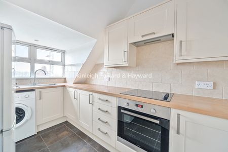 Market Place, London, N2 - Photo 4