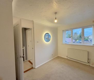 3 bedroom end of terrace house to rent - Photo 4