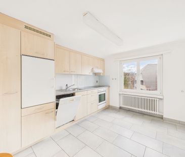 Fabulous townhouse in prime location with garden in Waltenschwil - Photo 3