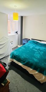 1 Bed Flat, The Gallery, M3 - Photo 3