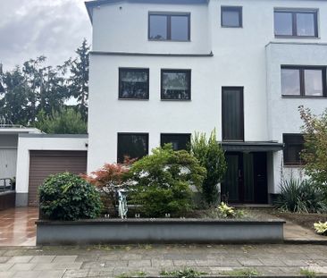 Großzügige Dachgeschosswohnung mit zwei Südwest-Terrassen in Löveni... - Photo 2