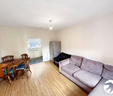 2 bedroom flat to rent - Photo 6