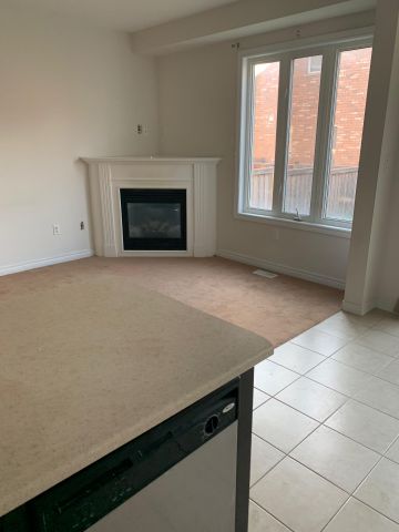 For Lease - 36 Turnhouse Crescent, Markham, Ontario - Photo 2