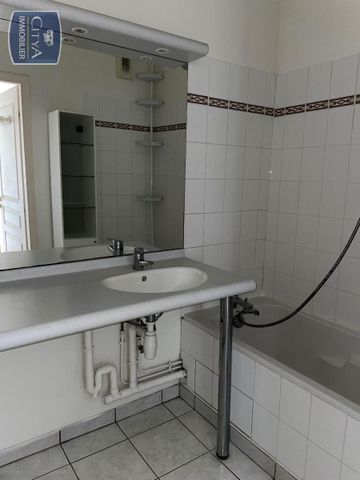 Location Appartement 3 pièces 68m² LILLE 59000 - Photo 5