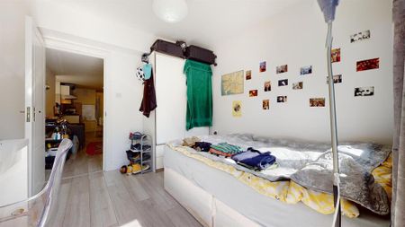 4 bedroom flat to rent - Photo 4