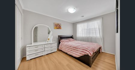 Stylish Family Living in Prime Tarneit Location! - Photo 3