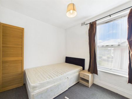 Clifton Street, Beeston, Nottingham, Nottinghamshire, NG9 - Photo 5