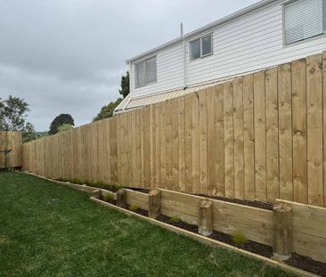 Corner townhouse with great yard - Photo 5