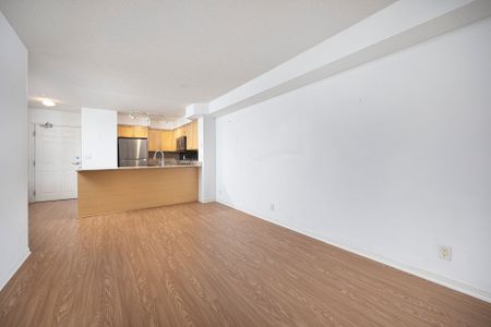 For Lease - 245 Davisville Avenue Unit# 302, Toronto, Ontario - Photo 3