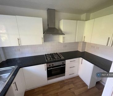 2 bedroom terraced house to rent - Photo 4