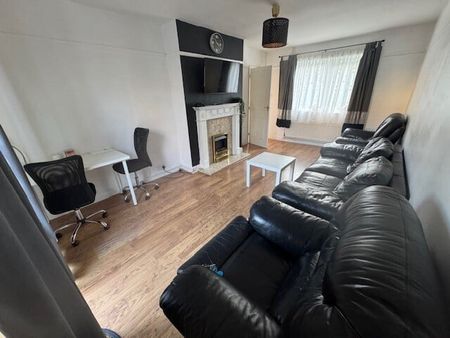 New Ashby Road, Loughborough - Photo 2