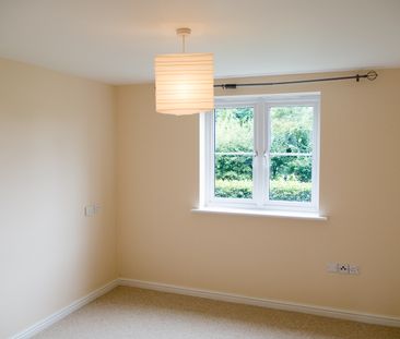 Light, Spacious and Modern 2 Bedroom Apartment to Let in Soham - Photo 2