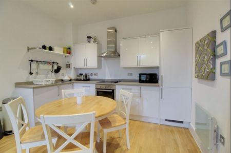 Bartley Way, Hook, Hampshire, RG27 - Photo 4