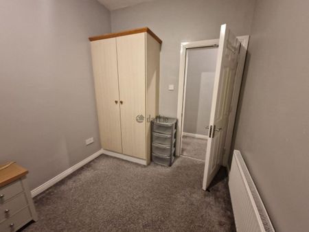 Apartment to rent in Cork, Victorian Quarter - Photo 3