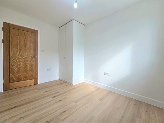 3 Bedroom Apartment, Norbury Avenue, London - Photo 1