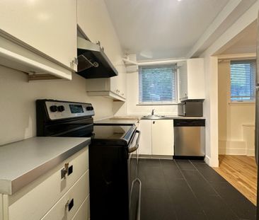 2505 Van Horne , #1 - Photo 3