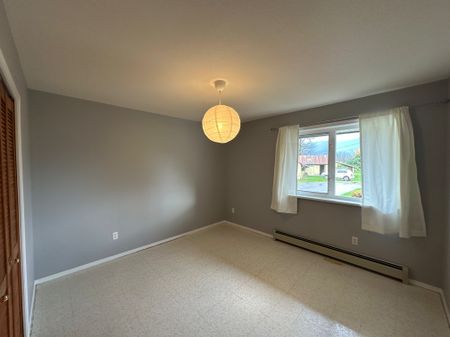 5655 Elsie Road - Photo 4