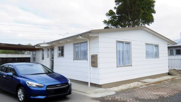 Beautifully Renovated 3-Bedroom Home - Convenient and comfortable living - Photo 1