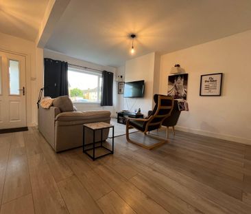 3 bedroom end of terrace house to rent - Photo 5