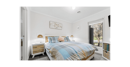 Modern 4-Bedroom Family Home - Photo 5