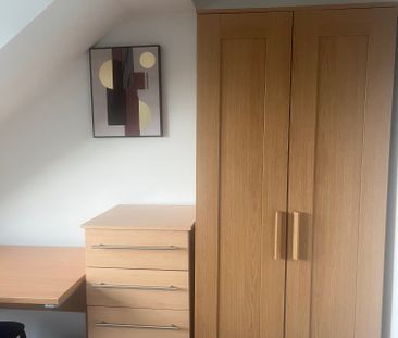 Regency Place Room 2 - Photo 2