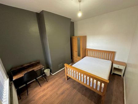 4 bedroom house to rent - Photo 2