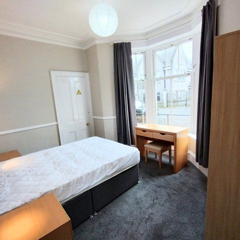 Flat 2, 10 Whitehall Place, AB25 2NX, Aberdeen - Photo 1