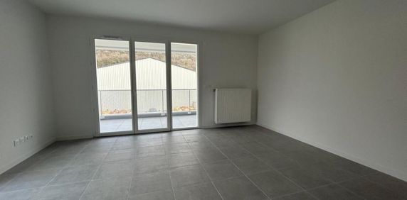 Location Appartement 3 pièces 64m² CHALLES LES EAUX 73190 - Photo 2