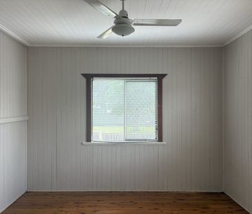 3 BEDROOM HOME CLOSE TO TOWN - Photo 4