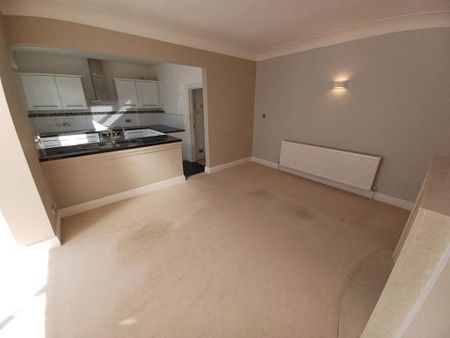 1 bedroom semi-detached house to rent - Photo 2