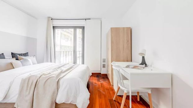 Room in a shared 7-bedroom apartment for rent in La Xerea, Valencia, professionals and students only - Photo 1