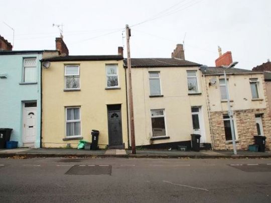 5 Double Bedroom on Blewitt Street, Newport - All Bills Included - Photo 1