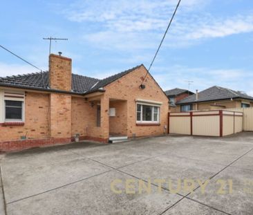 Excellent Location - Photo 6