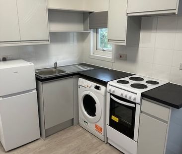 Studio Flat, Victoria Road, NW4 - Photo 5