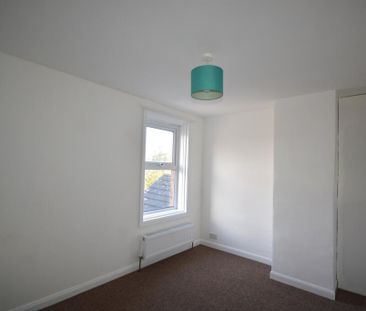 2 bedroom cottage to rent - Photo 2