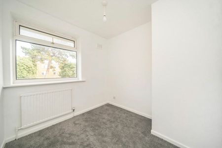 Ravensbourne Park Crescent, Catford, SE6 - Photo 3